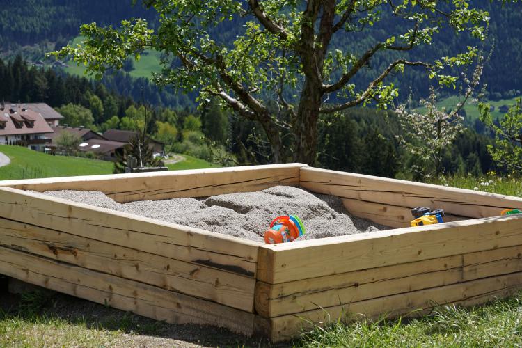 Sandkasten für unsere kleinen Gäste